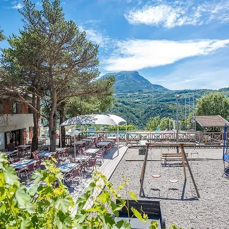 Camping Le Champ Long Camping La Salle-en-Beaumont