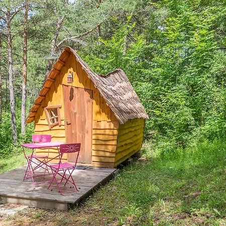 Campsite Camping Le Champ Long La Salle-en-Beaumont